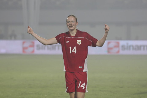 Pemain Timnas wanita Indonesia Isa Guusje Warps berselebrasi usai mencetak gol ke gawang Timnas wanita Kirgizstan dalam pertandingan grup D Kualifikasi Piala Asia Wanita 2026 di Indomilk Arena, Tangerang, Banten, Minggu (29/6/2025). Foto: Dicky Adam Sidiq/kumparan