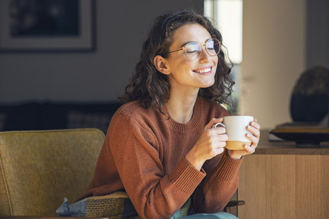 Rutinitas perempuan sukses saat pagi. Foto: Shutterstock