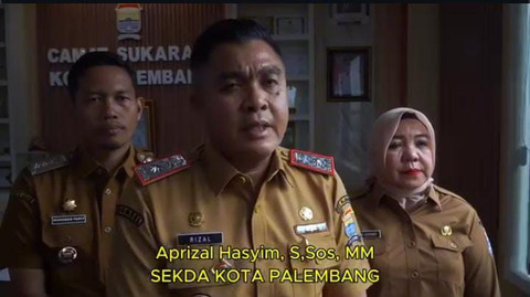 Sekda Palembang, Aprizal Hasyim saat menegaskan para ASN untuk mengenakan pakaian dinas lengkap/Instagram: kominfopalembang