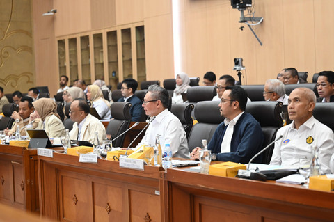Rapat Dengar Pendapat (RDP) Komisi XII DPR RI bersama Dirjen Migas Kementerian ESDM, SKK Migas, BPH Migas, dan Pertamina di Gedung DPR RI, Jakarta, Senin (30/6). Foto: Dok. Pertamina