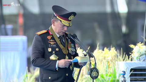Kapolri Jenderal Listyo Sigit Prabowo memberikan sambutan saat upacara HUT Bhayangkara ke-79 di Monas, Jakarta, Selasa (1/7/2025). Foto: Youtube/Sekretariat Presiden