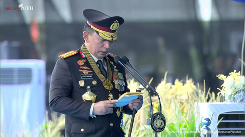 Kapolri Jenderal Listyo Sigit Prabowo memberikan sambutan saat upacara HUT Bhayangkara ke-79 di Monas, Jakarta, Selasa (1/7/2025). Foto: Youtube/Sekretariat Presiden