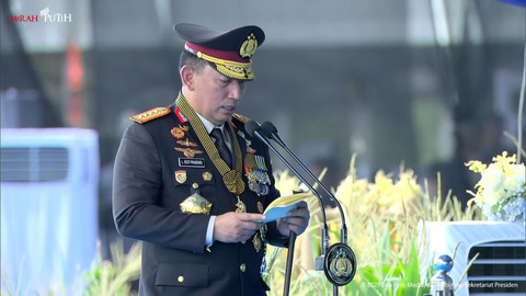Kapolri Jenderal Listyo Sigit Prabowo memberikan sambutan saat upacara HUT Bhayangkara ke-79 di Monas, Jakarta, Selasa (1/7/2025). Foto: Youtube/Sekretariat Presiden