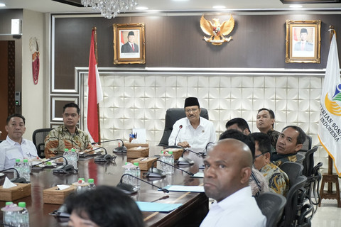 Mensos Saifullah Yusuf (Gus Ipul) menerima audiensi empat kepala daerah di Kantor Kemensos, Jakarta, Senin (30/6/2025). Foto: Kemensos RI
