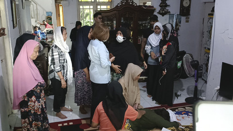 Suasana Rumah Duka Hamdan ATT di Kramat Jati, Jakarta Timur, Selasa (1/7/2025). Foto: Giovanni/kumparan