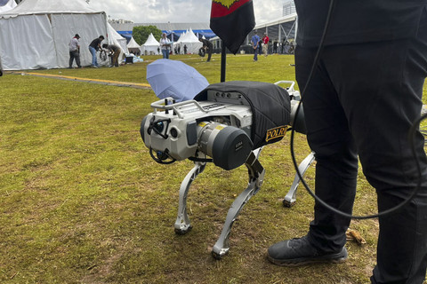 Robodog milik PT. EZRA ROBOTICS Teknologi di Monas, Jakarta Pusat, Selasa (1/7/2025). Foto: Rayyan Farhansyah/kumparan