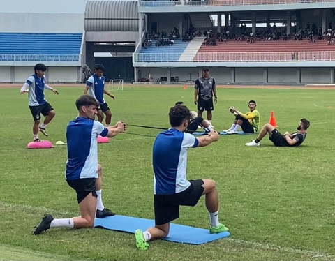 Latihan perdana pemain PSIM Jogja di Stadion Mandala Krida, Selasa (1/7). Foto: Pandangan Jogja/Gigih Imanadi Darma
