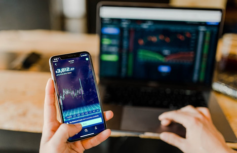 Ilustrasi 8 Rekomendasi Passive Income 2025 Sumber Unsplash/Austin Distel