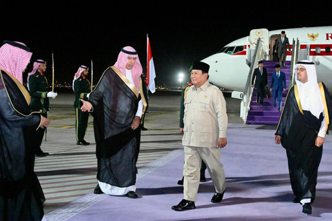 Presiden Republik Indonesia, Prabowo Subianto, tiba di Jeddah, Arab Saudi, pada Selasa (1/7). Foto: Biro Pers Sekretariat Presiden