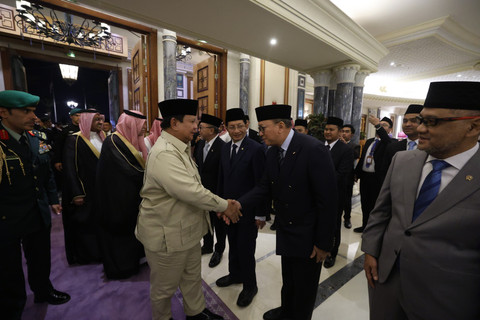 Presiden Prabowo tiba di Ritz Carlton Hotel, Jeddah, Arab Saudi, Selasa (1/7) malam. Foto: Dok. Biro Pers Sekretariat Presiden