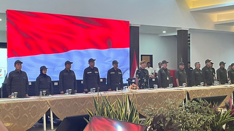Mensos Saifullah Yusuf (Gus Ipul) dan Wamensos Agus Jabo menghadiri pembukaan retret Kepala Sekolah Rakyat tahap kedua di Pusdiklat Kesos, Margaguna, Jakarta Selatan, Rabu (2/7). Foto: Nasywa Athifah/kumparan