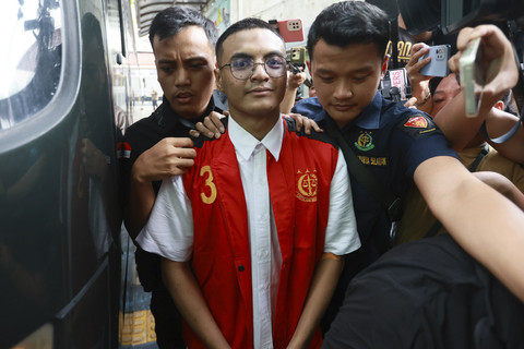 Terdakwa Vadel Badjideh saat tiba di Pengadilan Negeri Jakarta Selatan, Jakarta, Rabu, (2/7/2025). Foto: Agus Apriyanto