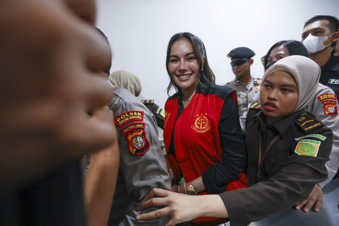 Terdakwa Nikita Mirzani tiba di Pengadilan Negeri Jakarta Selatan, Jakarta, Rabu, (2/7/2025). Foto: Agus Apriyanto