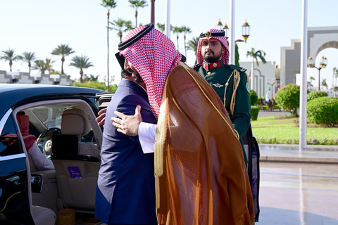 Presiden Republik Indonesia, Prabowo Subianto, melakukan pertemuan dengan Putra Mahkota sekaligus Perdana Menteri Arab Saudi, Pangeran Mohammed bin Salman Al Saud, di Istana Al-Salam, Jeddah, Rabu (2/7). Foto: Foto: Muchlis Jr - Biro Pers Sekretariat Presiden