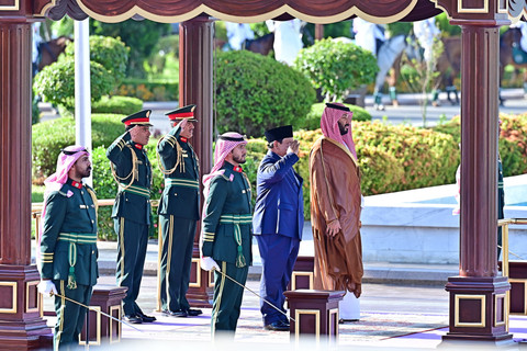 Presiden Republik Indonesia, Prabowo Subianto, melakukan pertemuan dengan Putra Mahkota sekaligus Perdana Menteri Arab Saudi, Pangeran Mohammed bin Salman Al Saud, di Istana Al-Salam, Jeddah, Rabu (2/7). Foto: Foto: Muchlis Jr - Biro Pers Sekretariat Presiden