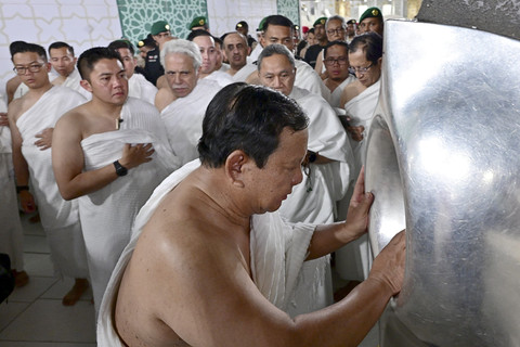Presiden Republik Indonesia Prabowo Subianto menutup kunjungan kenegaraan di Arab Saudi dengan melaksanakan ibadah Umrah di Kota Suci Makkah pada Kamis, (3/7/2025) dini hari. Foto: Muchlis Jr - Biro Pers Sekretariat Presiden