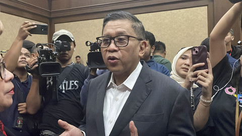 Sekjen PDIP Hasto Kristiyanto, jelang sidang tuntutan kasus dugaan suap komisioner KPU RI dan perintangan penyidikan Harun Masiku, di Pengadilan Tipikor Jakarta, Kamis (3/7/2025). Foto: Fadhil Pramudya/kumparan