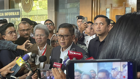Sekjen PDIP Hasto Kristiyanto, usai dituntut 7 tahun penjara terkait kasus dugaan suap dan perintangan penyidikan Harun Masiku, di Pengadilan Tipikor Jakarta, Kamis (3/7/2025). Foto: Fadhil Pramudya/kumparan