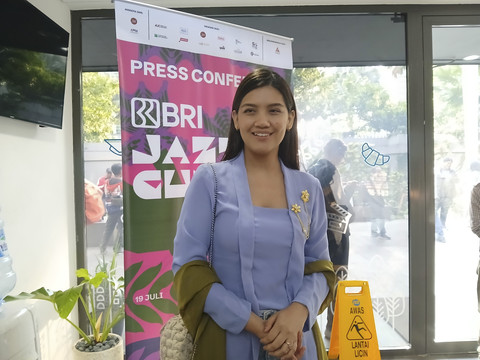 Musisi Monita Tahalea dalam konferensi pers Jazz Gunung Bromo, Kamis (3/7/2025). Foto: Vincentius Mario/kumparan