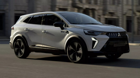 Mitsubishi Grandis terbaru yang pakai basis Renault. Foto: Mitsubishi