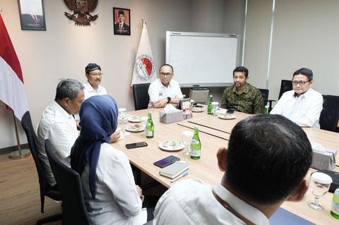 Mensos Saifullah Yusuf (Gus Ipul) dalam pertemuan dengan PPATK, Jumat (4/7/2025). Foto: Kemensos RI