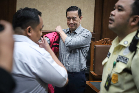 Terdakwa kasus dugaan korupsi impor gula Thomas Trikasih Lembong atau Tom Lembong usai menjalani persidangan di Pengadilan Tipikor, Jakarta, Jumat (4/7/2025). Foto: Iqbal Firdaus/kumparan