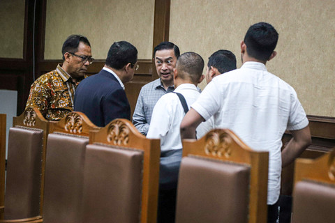 Terdakwa kasus dugaan korupsi impor gula Thomas Trikasih Lembong atau Tom Lembong usai menjalani persidangan di Pengadilan Tipikor, Jakarta, Jumat (4/7/2025). Foto: Iqbal Firdaus/kumparan
