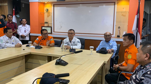 Konferensi pers terkait tenggelamnya Kapal Tunu Pratama Jaya di Selat Bali, Jumat (4/7). Foto: Dok. kumparan