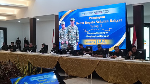 Menteri Sosial Saifullah Yusuf menutup retreat kepala sekolah rakyat tahap II di Jaksel, Sabtu (5/7). Foto: Thomas Bosco Foto: Thomas Bosco/kumparan