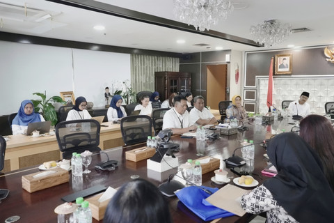 Mensos Gus Ipul saat menerima audiensi Dewan Pengurus Pusat Persatuan Tunanetra Indonesia (DPP Pertuni) di Kantor Kementerian Sosial, Jumat (4/7). Foto: Dok. Kemensos