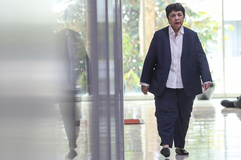 Calon Dubes RI Nurmala Kartini Sjahrir berjalan menuju ruangan untuk mengikuti Uji Kelayakan dan Kepatutan (Fit and Proper Test) dengan Komisi I DPR RI di Kompleks Parlemen, Senayan, Jakarta, Sabtu (5/7/2025). Foto: Asprilla Dwi Adha/ANTARA FOTOurm