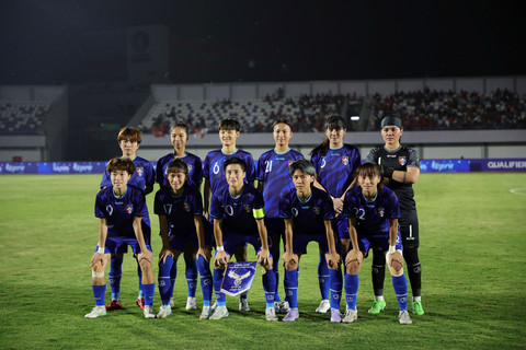 Timnas Wanita Taiwan saat foto group jelang hadapi Timnas Wanita Indonesia  dalam laga Kualifikasi Piala Asia Wanita 2026 di Tangerang, Sabtu (5/7). Foto: Dicky Adam Sidiq/kumparan