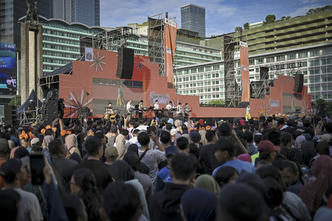 Suasana pagelaran Jakarta Dalam Warna di kawasana Bundaran Hotel Indonesia, Jakarta, Minggu (6/7/2025). Foto: Jamal Ramadhan/kumparan