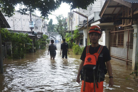 Banjir menggenang sejumlah titik di Jakarta, Minggu (6/7/2025). Foto: Dok. BPBD Jakarta