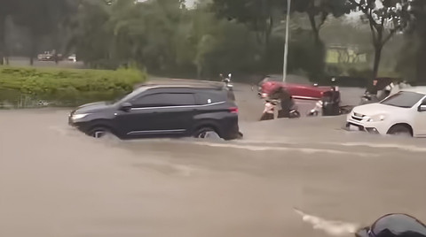 BPBD Kota Tangerang Selatan (Tangsel) mencatat 7 titik banjir akibat tingginya curah hujan yang mengguyur wilayah setempat, Minggu (6/7/2025). Foto: Dok. Istimewa