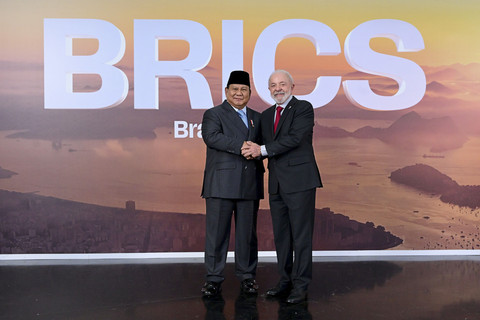 Presiden Republik Indonesia Prabowo Subianto disambut langsung oleh Presiden Brasil Luiz Inacio Lula da Silva saat memasuki lokasi pelaksanaan KTT BRICS di Museum of Modern Art (MAM) Rio de Janeiro, Sabtu (6/7/2025). Foto: Muchlis Jr - Biro Pers Sekretariat Presiden