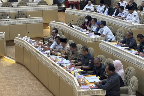 Rapat kerja Komisi II DPR RI bersama KPU RI dan Bawaslu RI di Kompleks Parlemen, Senayan, Jakarta, Senin (7/7/2025). Foto: Abid Raihan/kumparan