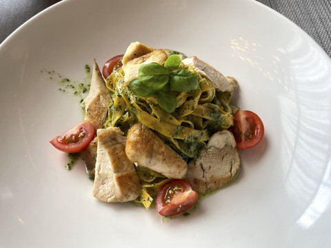Trenette con pesto e pollo ala Casa Cuomo Ristorante & Lounge. Foto: Salsha Okta Fairuz/kumparan