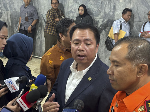 Ketua Komisi V DPR RI, Lasarus di Kompleks Parlemen, Senayan, Jakarta Pusat pada Senin (7/7/2025). Foto: Abid Raihan/kumparan