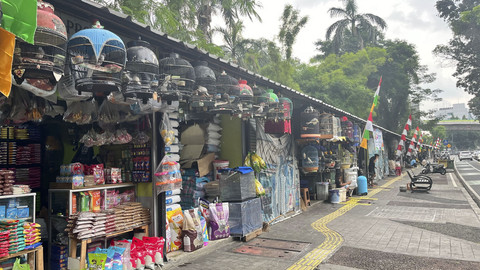 Suasana pasar hewan di Jalan Barito, Kebayoran Baru, Jakarta Selatan, Senin (7/7/2025). Foto: Nasywa Athifah/kumparan