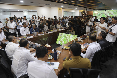 Wamensos Agus Jabo menghadiri rakortas persiapan peluncuran Koperasi Desa / Kelurahan Merah Putih di Kementerian Koordinator Bidang Pangan pada Senin (7/7/2025). Foto: Kemensos RI