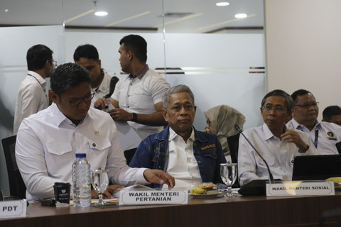 Wamensos Agus Jabo menghadiri rakortas persiapan peluncuran Koperasi Desa / Kelurahan Merah Putih di Kementerian Koordinator Bidang Pangan pada Senin (7/7/2025). Foto: Kemensos RI