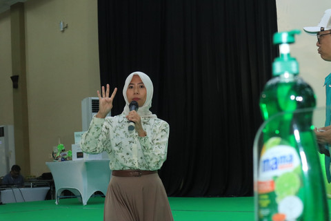 Psikolog Ayu Archentari, S.Psi., M.Psi., di acara Mini Arisan Sahabat Mama. Foto: dok. Mama Lemon