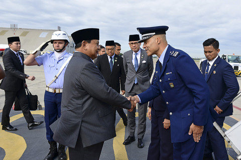 Presiden Republik Indonesia, Prabowo Subianto bertolak menuju Ibu Kota Brasil, Brasilia untuk melaksanakan kunjungan kenegaraan dan melakukan pertemuan dengan Presiden Brasil Luiz Inacio Lula da Silva, Senin (7/7/2025). Foto: Dok. Muchlis Jr - Biro Pers Sekretariat Presiden