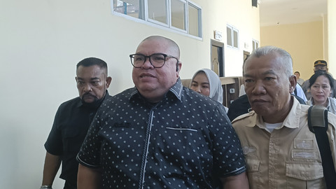 Razman Arif Nasution dalam sidang kasus pencemaran nama baik terhadap Hotman Paris Hutapea, PN Jakarta Utara, Selasa (8/7/2025). Foto: Giovanni/kumparan
