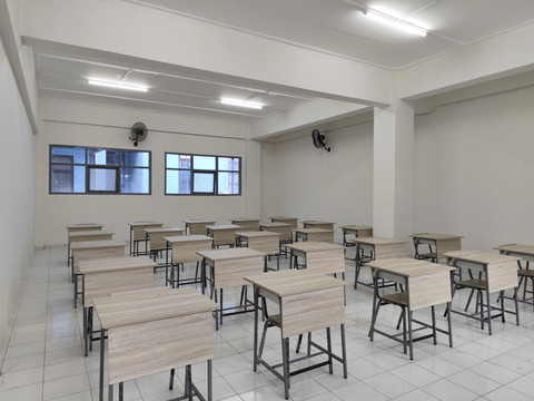 Suasana kelas untuk Sekolah Rakyat Bandung, yang diselenggarakan di Politeknik Kesejahteraan Sosial (Poltekesos), Jalan Ir.H Juanda No 367, Dago Atas, Jawa Barat, Selasa (8/7/2025). Foto: Alya Zahra/kumparan