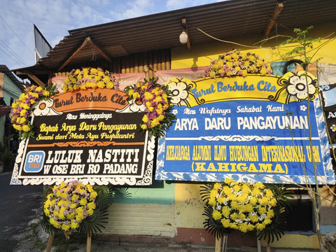 Suasana rumah duka Arya Daru Pangayunan (39) di Jalan Munggur, Jomblang, Janti, Kapanewon Banguntapan, K... </div>
<div class=