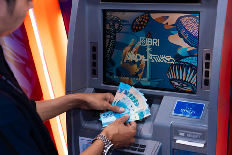 BRI sebagai salah satu bank yang menyalurkan Bantuan Subsidi Upah (BSU) 2025 sebesar Rp 300.000 untuk pekerja dengan gaji maksimal Rp 3,5 juta per bulan atau di bawah UMP/UMK. Foto: Dok. BRI