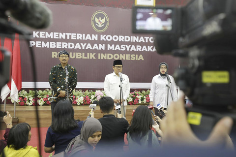 Mensos Saifullah Yusuf (Gus Ipul) menghadiri Rapat Tingkat Menteri (RTM) yang dipimpin Menteri Koordinator Bidang Pemberdayaan Masyarakat Abdul Muhaimin Iskandar di Jakarta, Selasa (8/7/2025). Foto: Kemensos RI