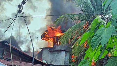 Kebakaran di Kampung Arab, Kota Manado, Sulawesi Utara, Rabu 9 Juli 2025.
